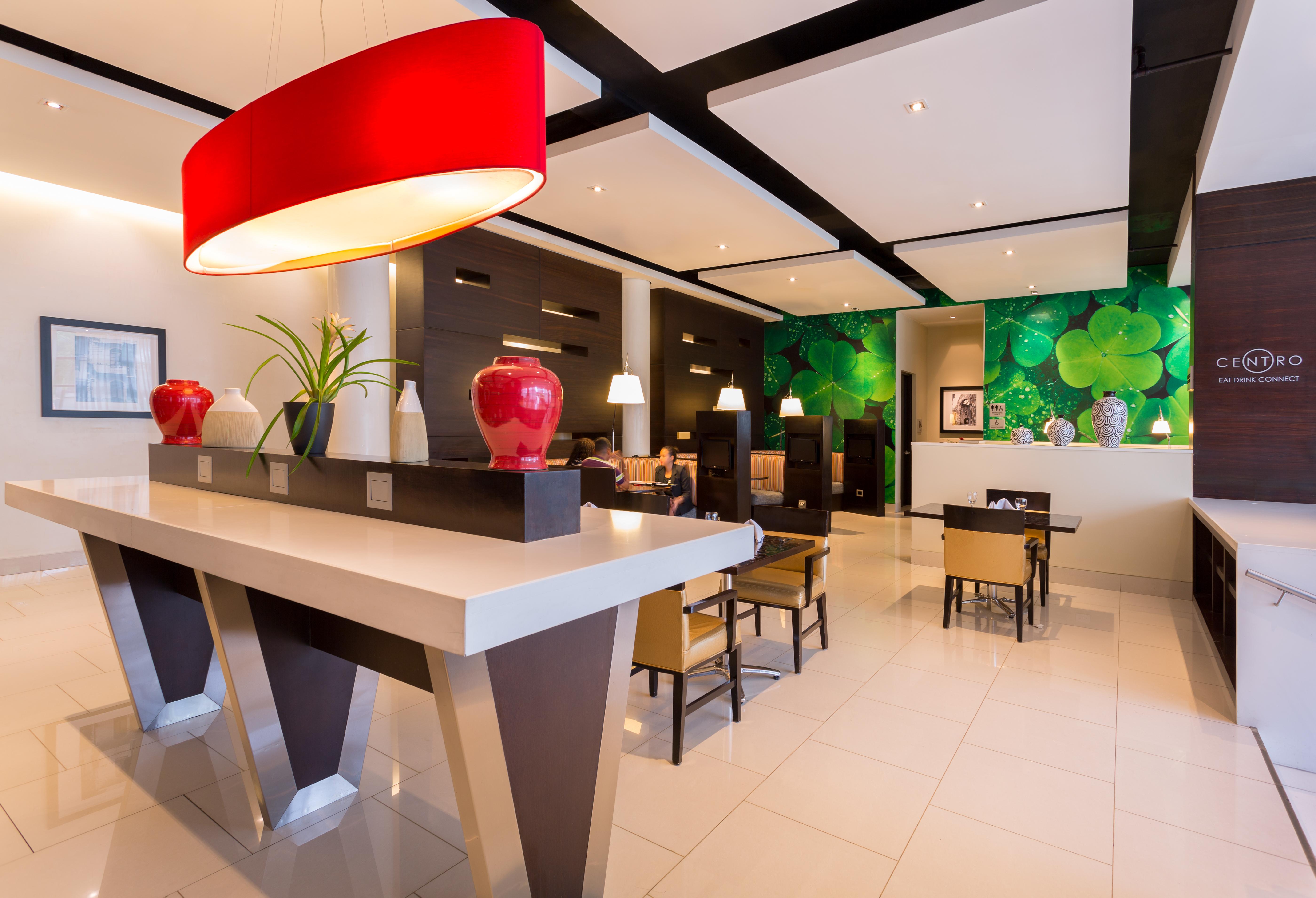 Отель Courtyard By Marriott Panama Metromall Токумен Экстерьер фото