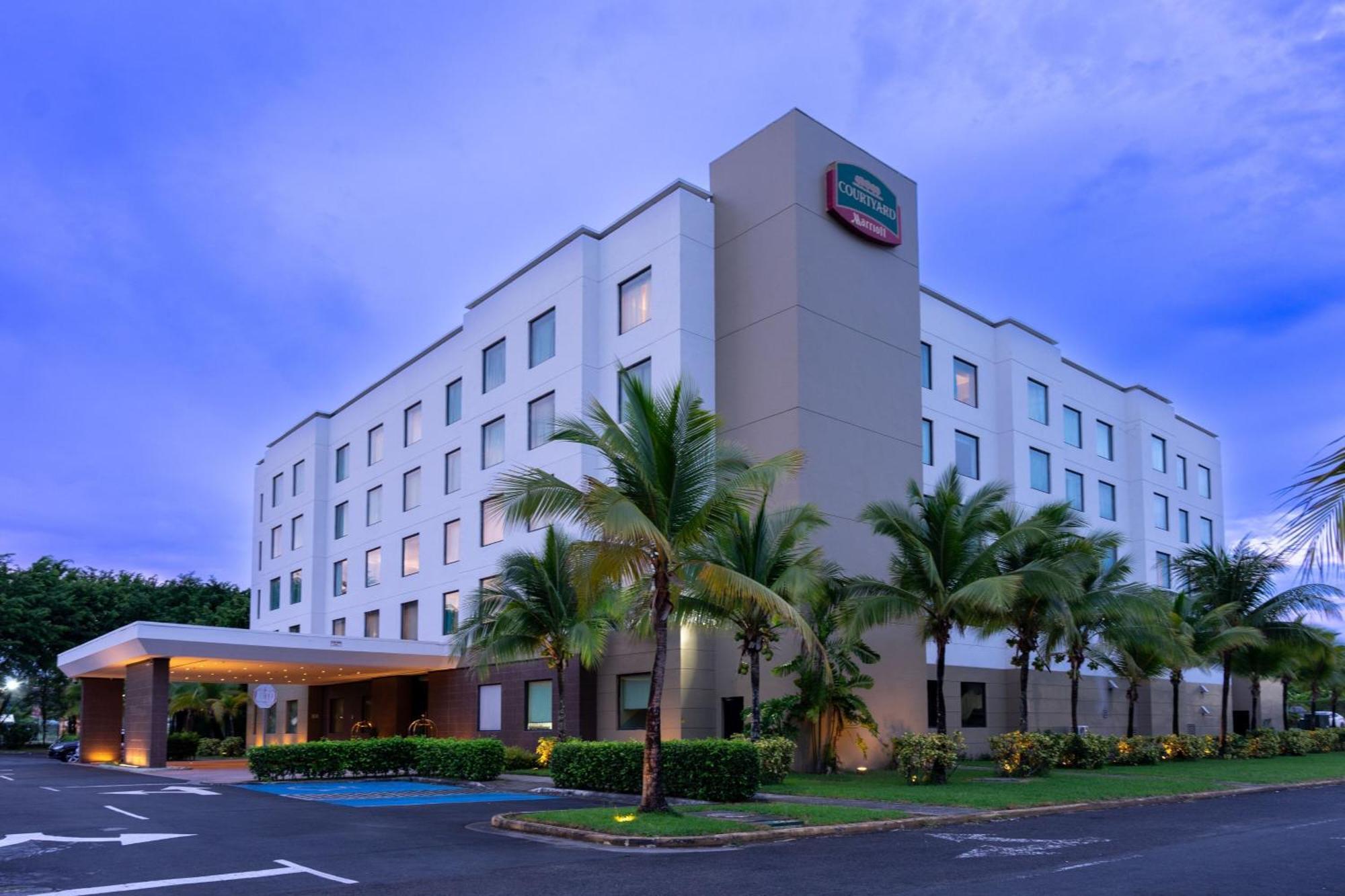 Отель Courtyard By Marriott Panama Metromall Токумен Экстерьер фото